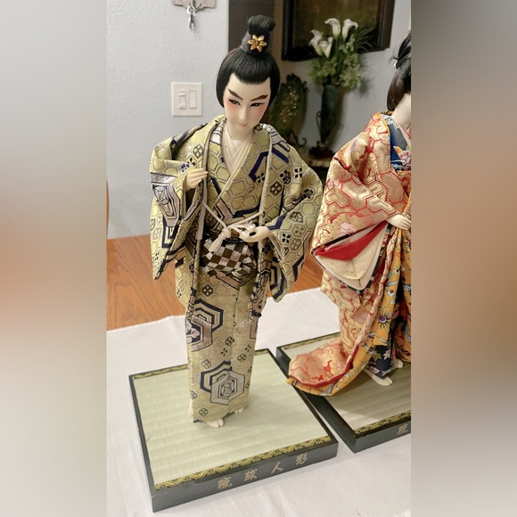Japanese Gaisha & Male Dolls in Kimonos, Authentic. 18” with base. - Picture 3 of 15